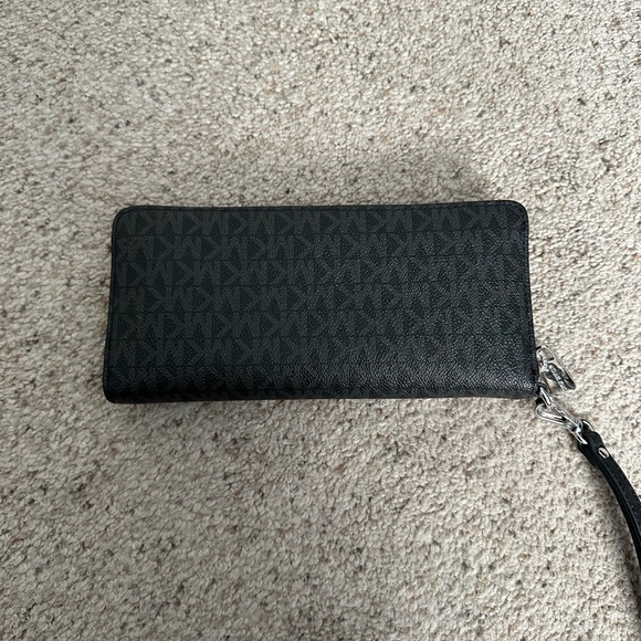 Black Michael Kors Wallet - Picture 2 of 5